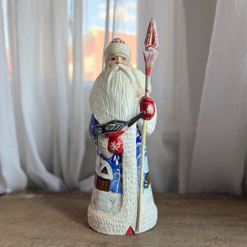 Vintage winter scene Ded Moroz w bird, Signed 10”